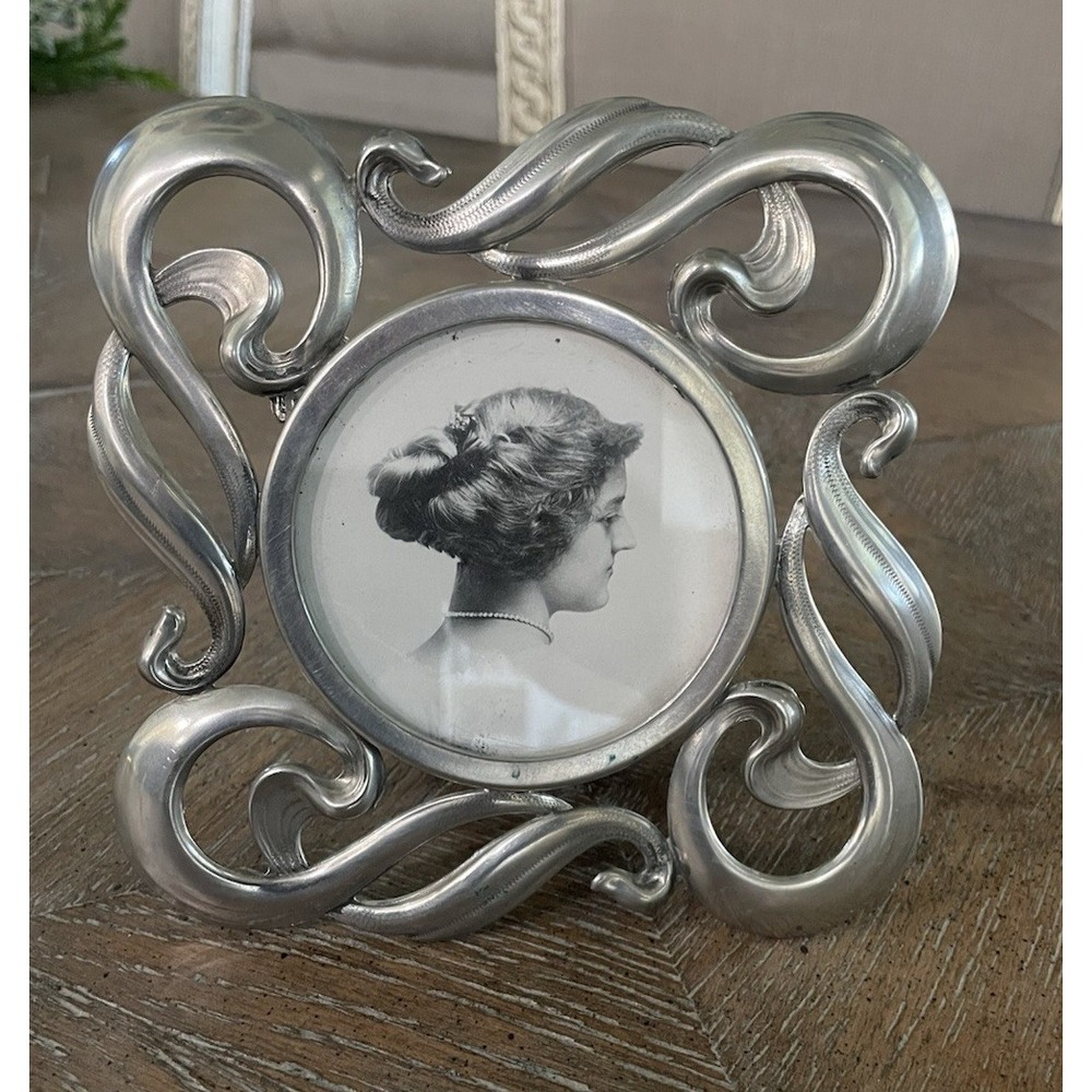 Vtg  Silver Metal Swirls  Picture Frame  Easel‎ Back 3x3" Photo Table Top